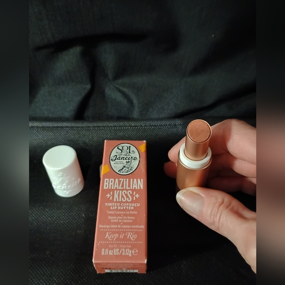 Brazilian Kiss - Picture 3 of 3